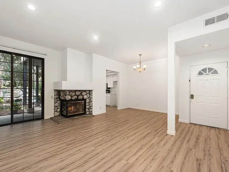 8182 Mainsail Dr #102 — Photo 22