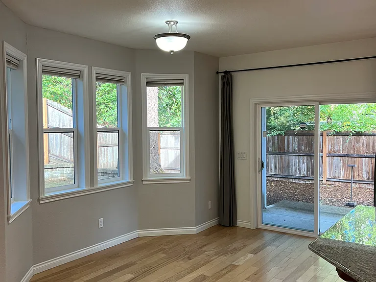 3377 Croisan Creek Rd S — Photo 8