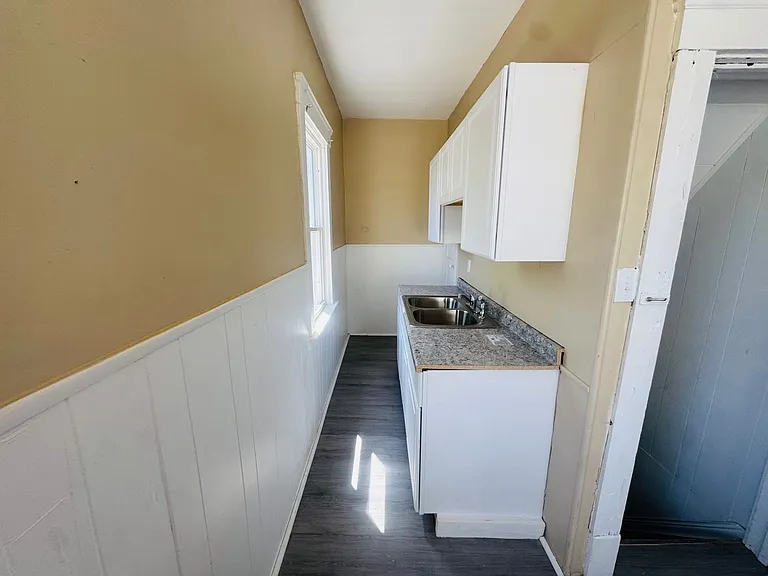 3405 Roehl Ave — Photo 8