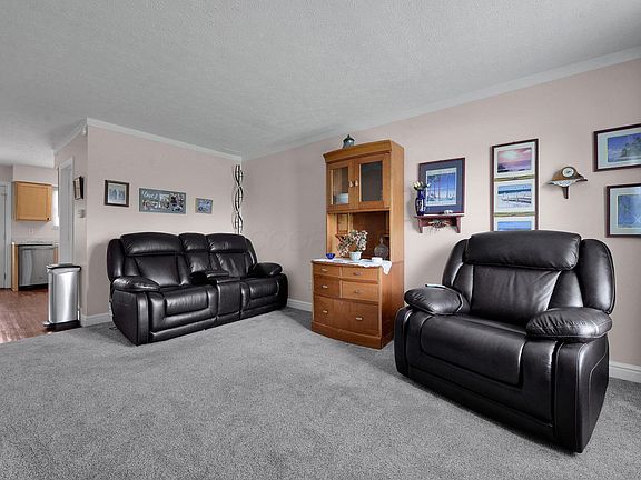 4th image of 3820 Queen Anne Pl #B4