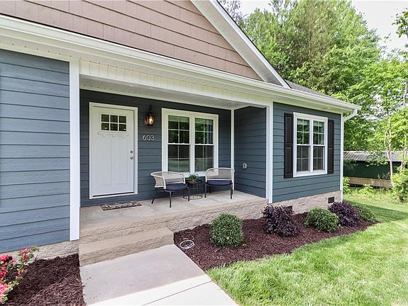 3rd image of 603 Haywood Ln
