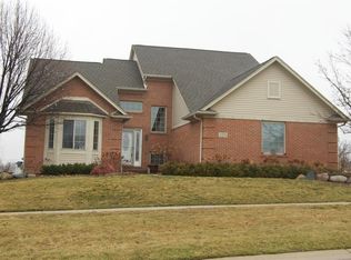 1371 Ridge View Ct, Grand Blanc, MI 48439