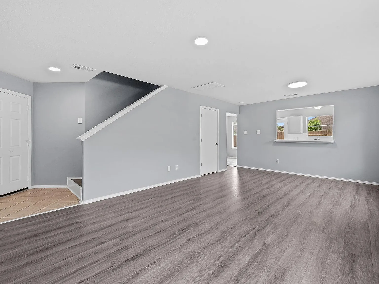 4 bed, 2.5 bath, 1894 sqft, $1,850 — Photo 4