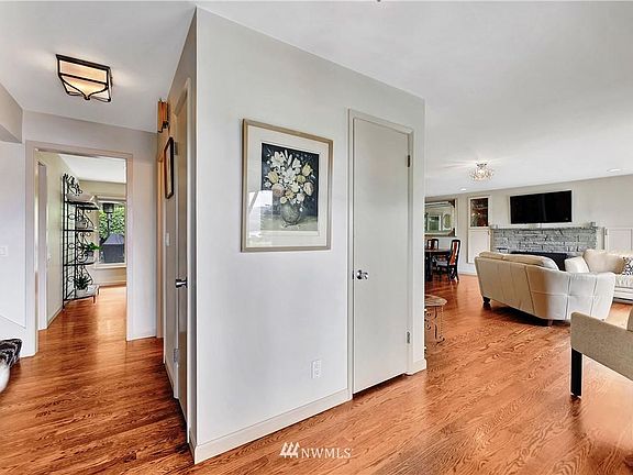 5th image of 4255 Mercerwood Dr