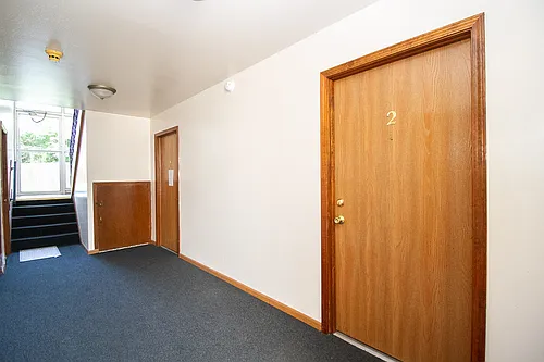 1110 Lewis St #2 — Photo 3