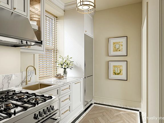 3rd image of 18 E 84th St APT 2B