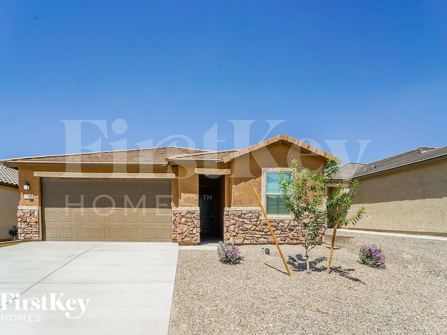 4 bed, 2.5 bath, 1909 sqft, $2,525 — Photo 1