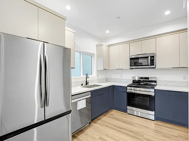 5348 Oakland St — Photo 18
