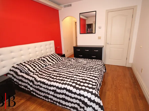 1674 East 22nd Street image 18 of 24