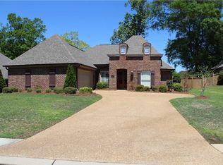 135 Bear Creek Cir, Canton, MS 39046
