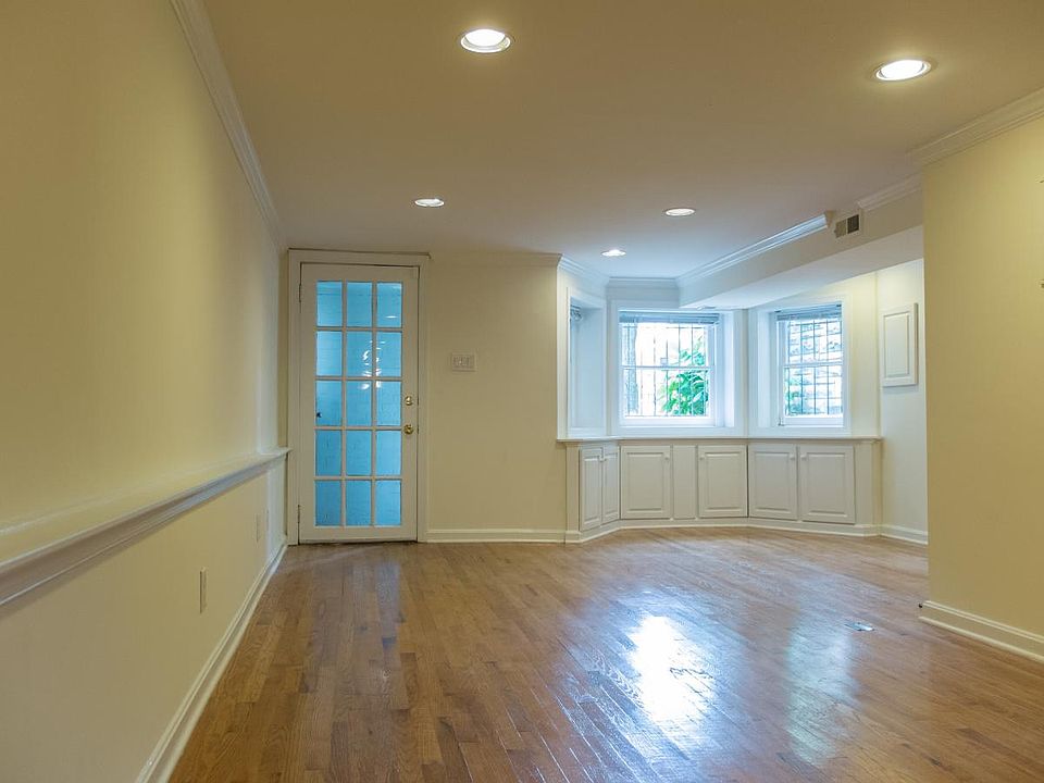 Private Front Entryway