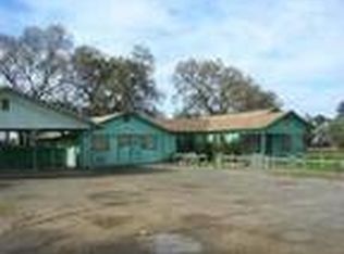 719 4th St, Orange Cove, CA 93646