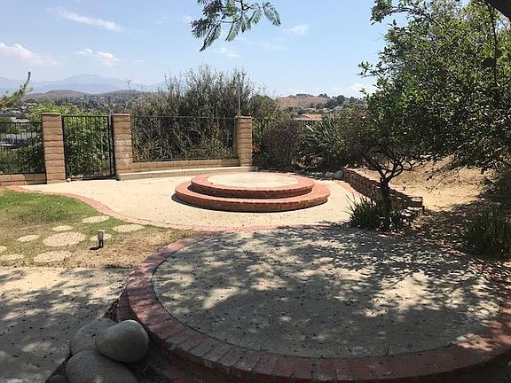 5th image of 526 Cameron Crest Dr