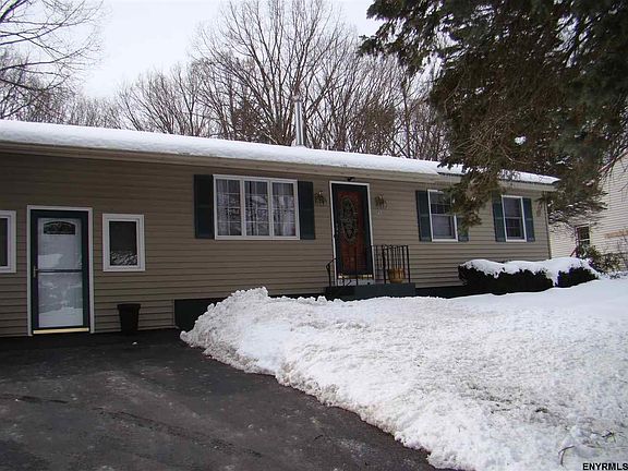 2nd image of 13 Deerfield Pl