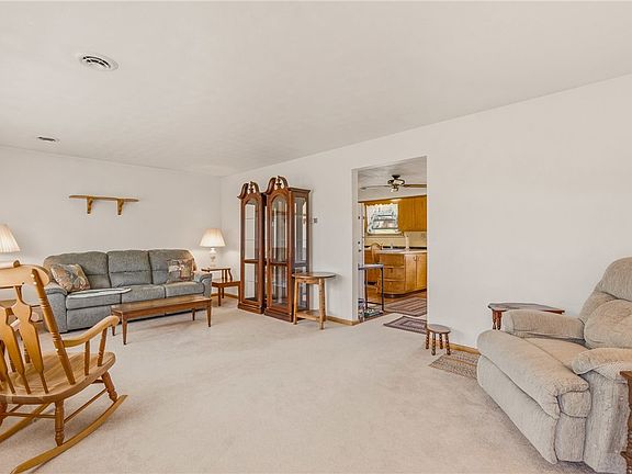 5th image of 711 Hopwood St