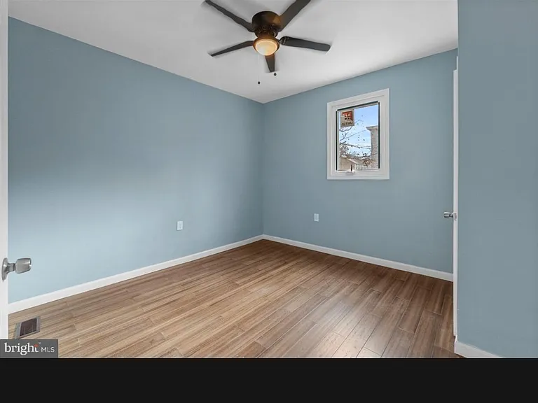 565 Lamberton St #2 — Photo 7