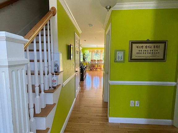 3rd image of 1 Sawyer Ln