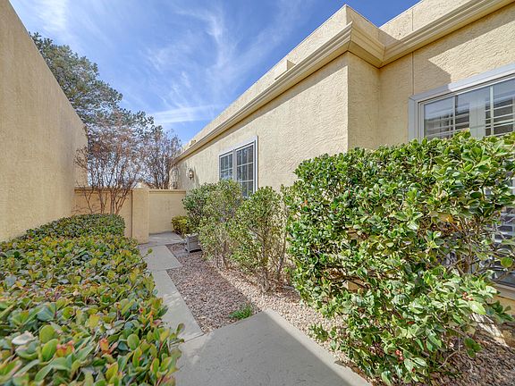 4th image of 7908 Woodleaf Dr NE