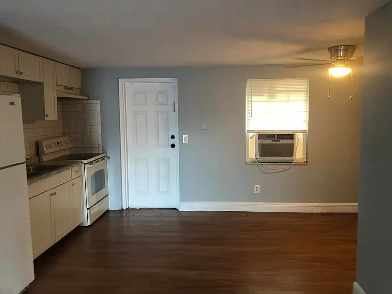 108 Karde Ln #B — Photo 6