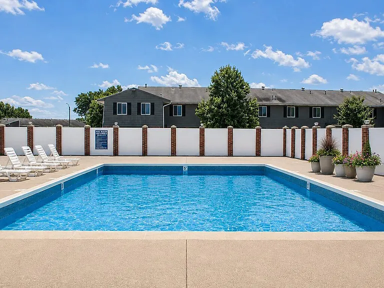 Indian Springs Apartments — Photo 14