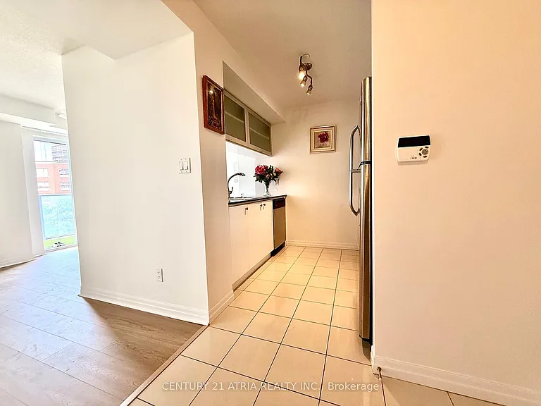 275 Yorkland Rd #303 — Photo 12