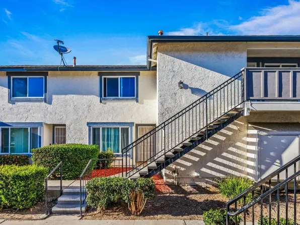 3446 Los Mochis Way, Oceanside, CA 92056