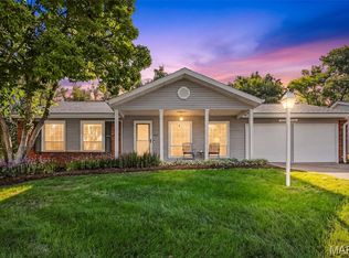 854 La Bonne Pkwy, Ballwin, MO 63021