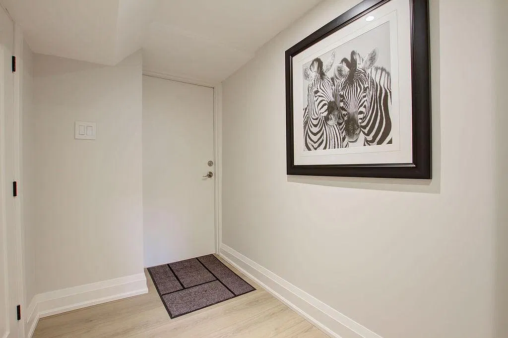 1 bed, 950 sqft, $3,500 — Photo 3