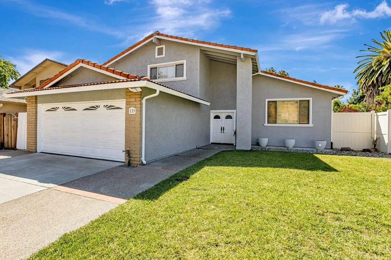 133 Cheltenham Way — Photo 1