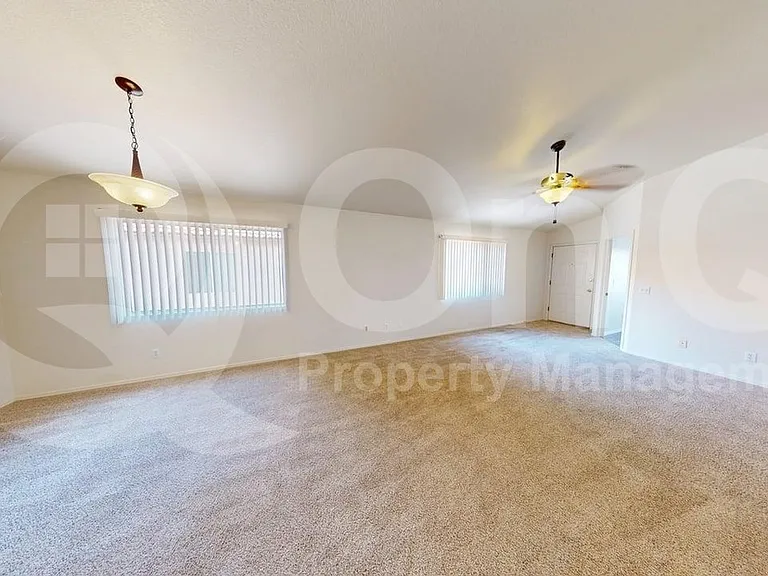 2396 W Silverbell Tree Dr — Photo 4