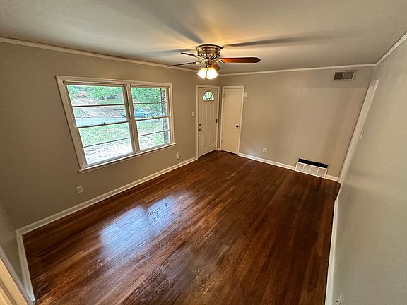 5th image of 3619 Willow Lane Dr