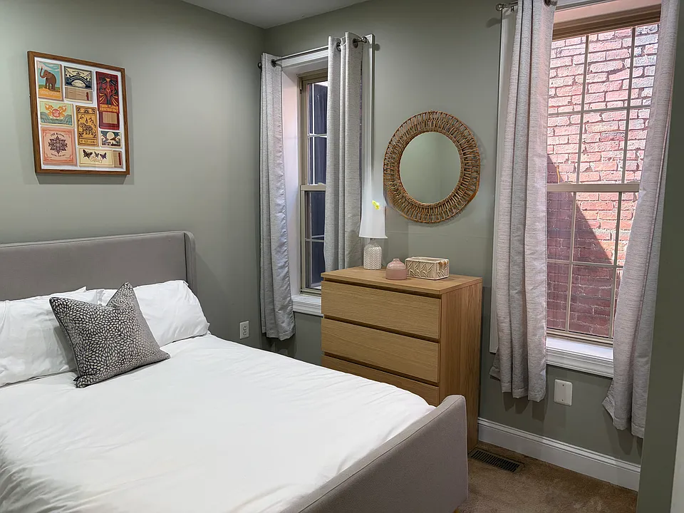 24 T St NE #2