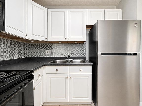5th image of 181 NW 42nd St #2