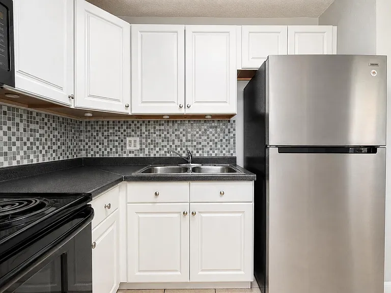 181 NW 42nd St #2 — Photo 5