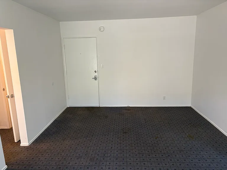 1005 N Sweetzer Ave #17 — Photo 9