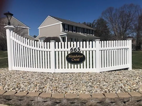 665 Center St Unit 601, Ludlow, MA 01056