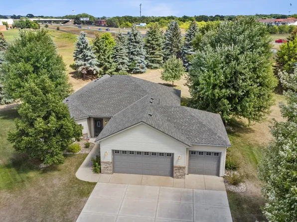 1169 Willow Run Ct, Waite Park, MN 56387