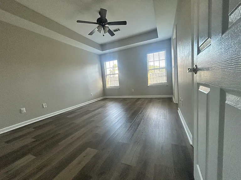 13902 Chrys Cv — Photo 19