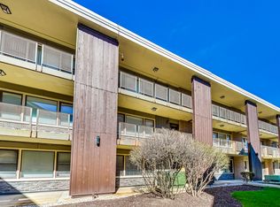 9622 W Higgins Rd APT 1BS, Rosemont, IL 60018