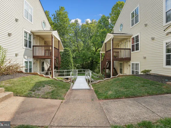 9438 Scarlet Oak Dr, Manassas, VA 20110