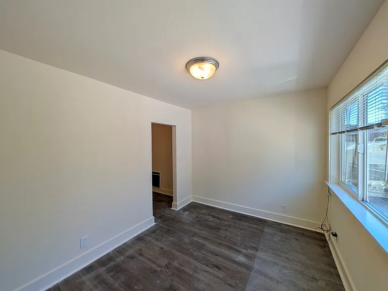 2534 Benvenue Ave — Photo 13