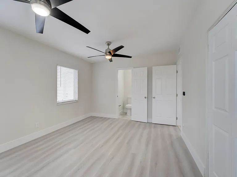 840 Bradley St — Photo 13