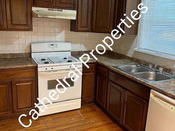 3rd image of 7116 Greenhaven Dr