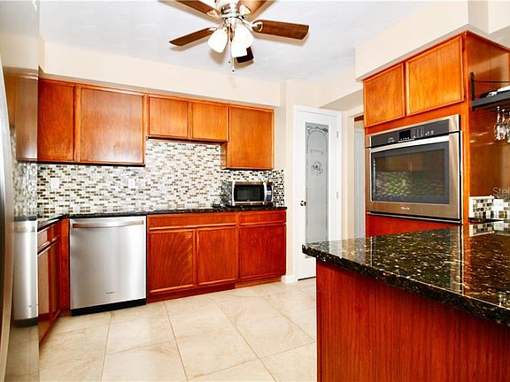 4th image of 2748 Nottingham Ct