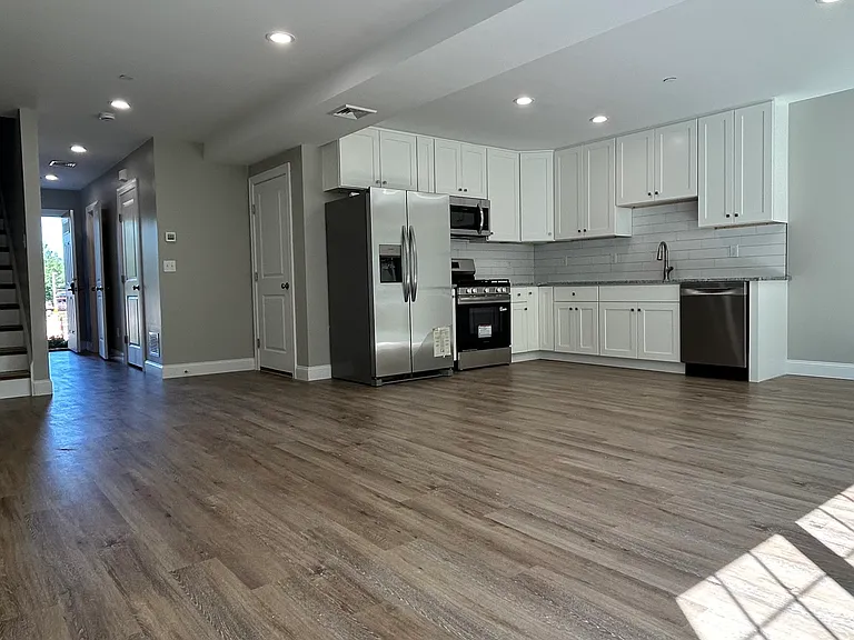 Brand New Luxury Townhomes | 3 BR | 2.5 BA | Garage | Private Patio | Near Exit 7 & Freetown Line — Photo 11
