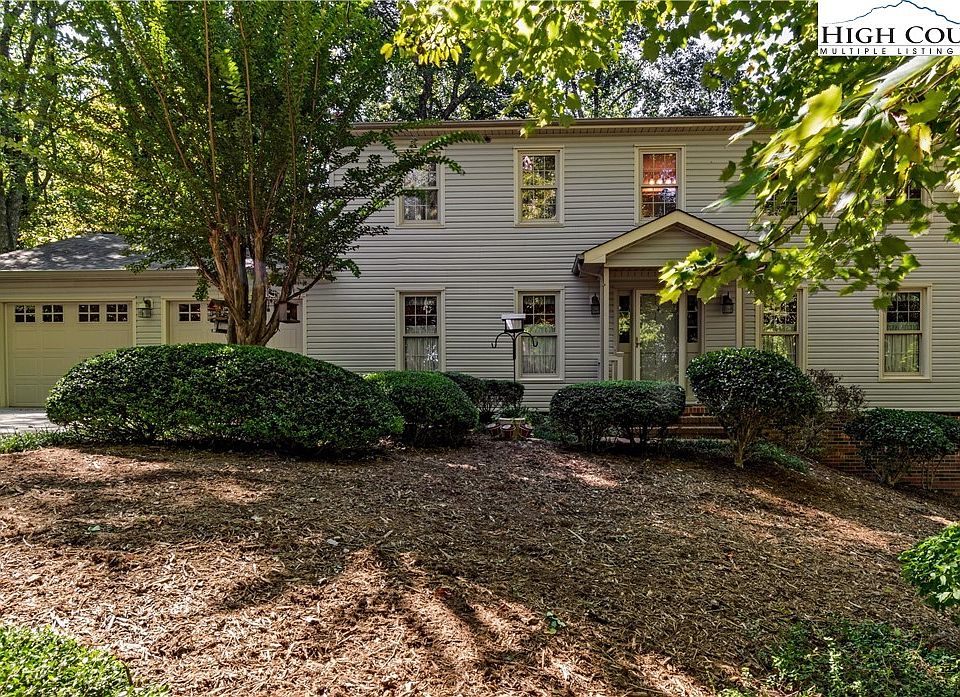 1st image of 205 N Quail Circle