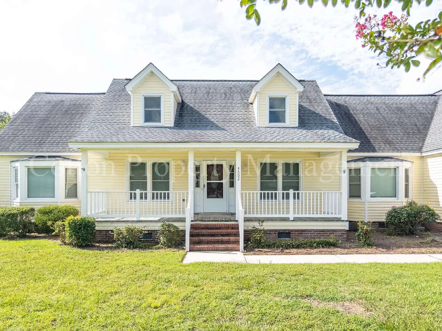3 bed, 2.5 bath, 2250 sqft, $2,800 — Photo 3