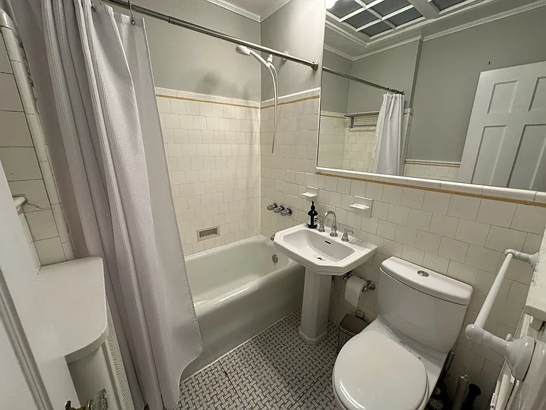 1513 44th St NW — Photo 51