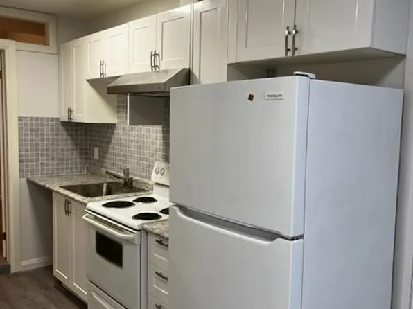 2704 Danforth Ave, Toronto, ON M4C 1L7