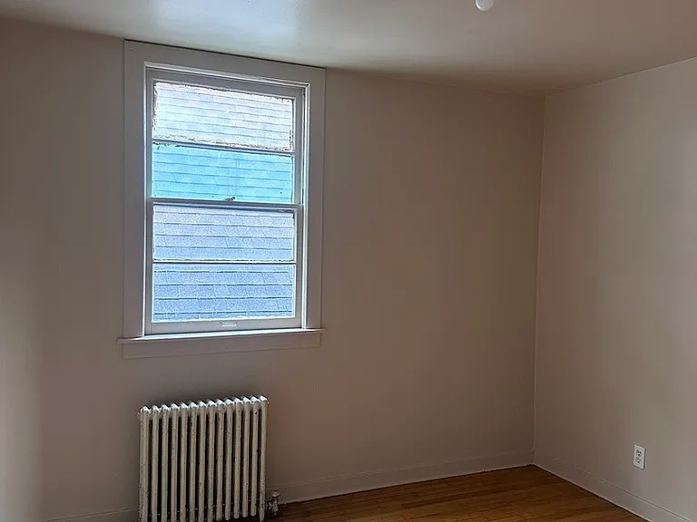 101 E 23rd St #2 — Photo 9